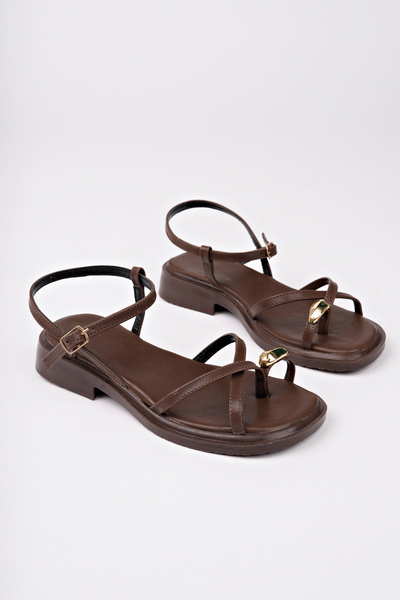 meyra'nın ayakkabıları Sandale Flip Flops cu cruce cu detaliu de inel Bitter Brown pentru damă
