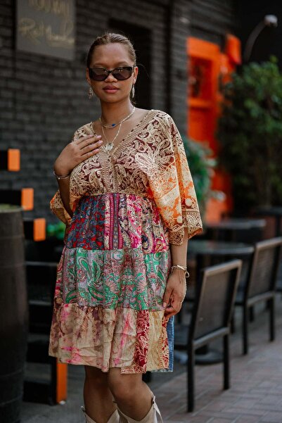 Miss Boheme Sarı Renk Patchwork Desenli Önü V Arkası Bağlamalı Kısa İpek Elbise