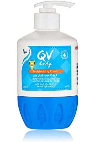 Qv كريم مرطب للأطفال 250 جرام - ترطيب لطيف للبشرة الحساسة، خالٍ من العطور، معتمد من أطباء الجلدية