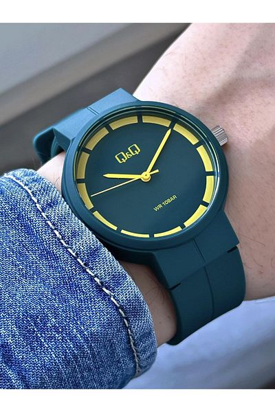 Q&Q Waterproof Plastic Cord Men Wrist Watch