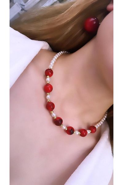 Alze Beauty Red Detail Pearl Necklace