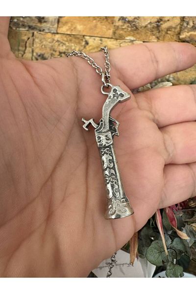 Herşey Nota Retro Necklace with Pirate Rifle Figure – Silver Color Unisex Metal Jewelry