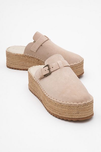 LuviShoes Παντόφλες NOVAS Beige Suede Γνήσιο Δερμάτινο Κλειστό Δάχτυλο Ψάθινη Σόλα