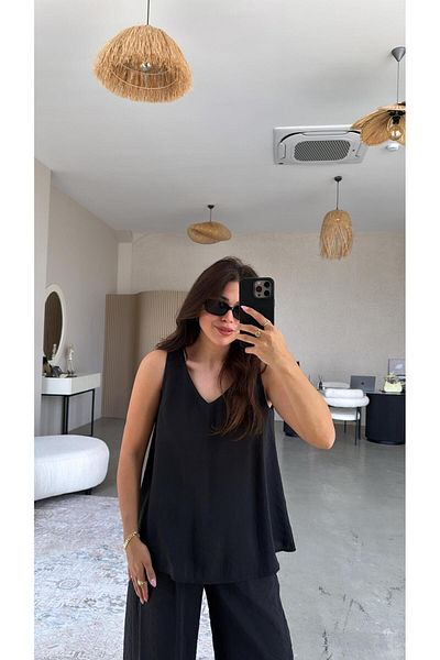 Buket Teke Black V-Neck Wide Leg Suit