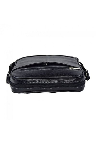 Magazinul de genti Men's bag made of soft natural leather, model 028