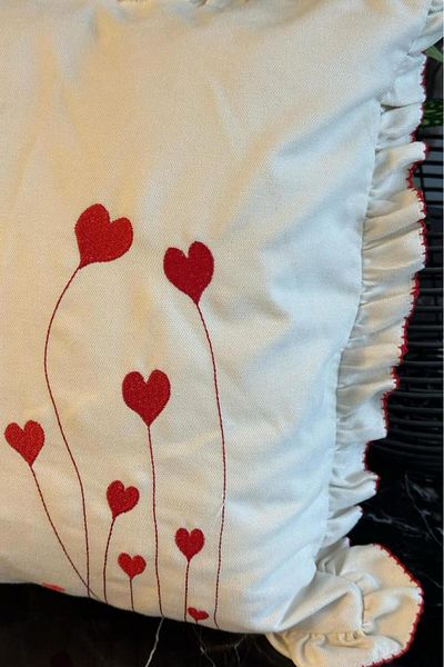 Çeyiz Diyarı Față de pernă din in brodat de lux Heart 45x45 cm