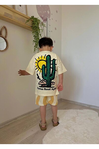 Kids مجموعة رجالية كريمية مطبوعة بالصبار