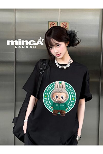 Minga London تيشيرت أسود كبير الحجم مطبوع من Labubu - مينجا لندن