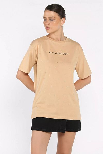 GÜLSELİ Tricou cu decolteu cu piatră imprimată cu text pentru femei Biscuit