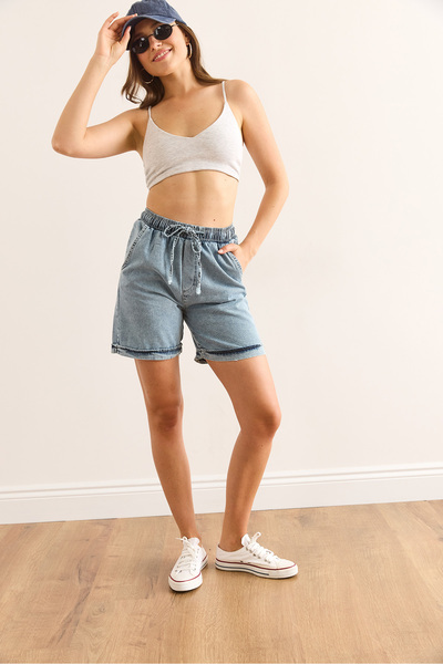 Olalook Kadın Mavi Beli Lastikli Cepli Yıkamalı Pamuk Denim Şort ŞRT-19000061