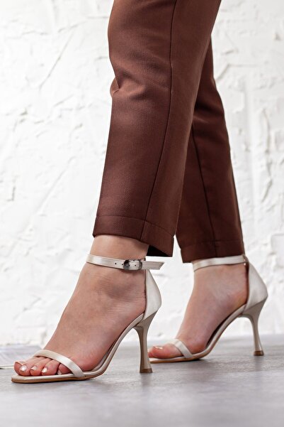 Adım Adım Women's Thin Heeled Elegant Belted Ankle Strap Heeled Shoes