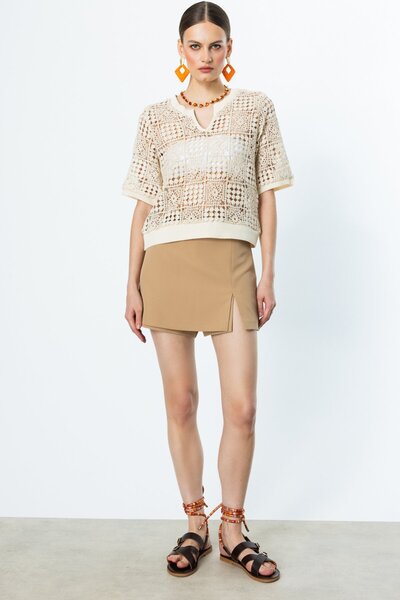 ON Δαντελένια μπλούζα Hakim με κρεμ χρώμα 56537