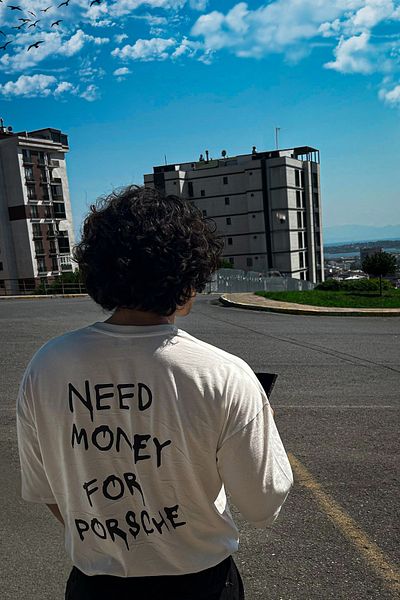 Liber Needmoneyforporsche -Unisex Oversize White T-Shirt |   100% Cotton Street Style Tshirt