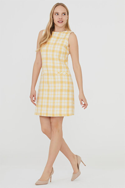 Shn Sırt Dekolteli Kareli Tüvit Mini Elbise