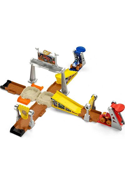 mattel Mud Pit Race Playground - Blaze and Monster Machines