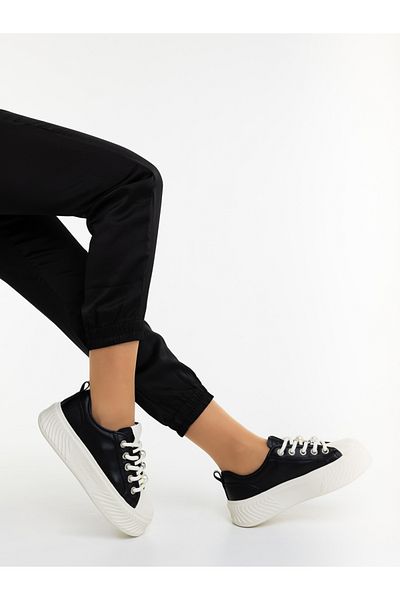 Kalapod Women's white and black sports shoes made of natural leather Parzana