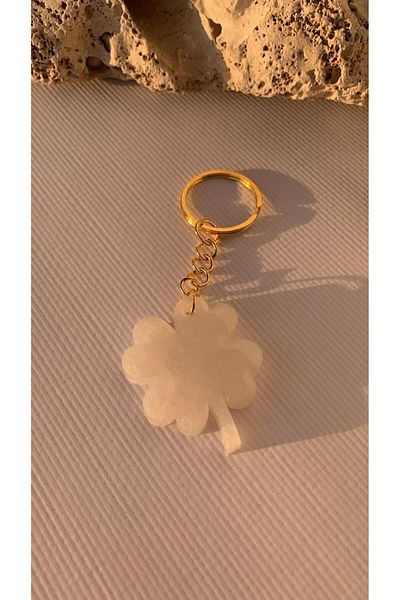 MISS GOLDEN Bright White Pearlescent Colorful Clover Shape Small Keychain with Silver Accessories Handmade Epoxy Gift