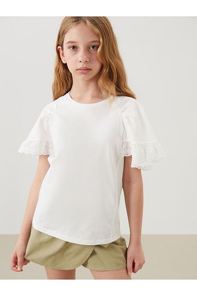 LC Waikiki Ecru Crew Neck Girl's T-Shirt with Scallop Detail