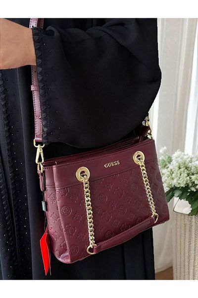 Guess Sweet and elegant GUESS bag, medium size
