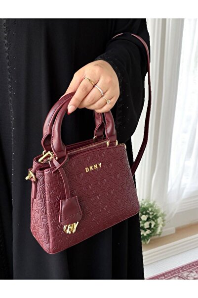 As شنطة دكني حلوة وانيقة بحجم متوسط