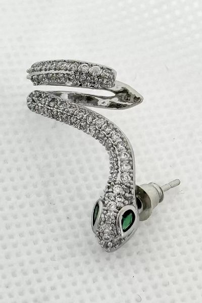 Mutenaura Luxury Imported Ear Cuff with Stone Detail