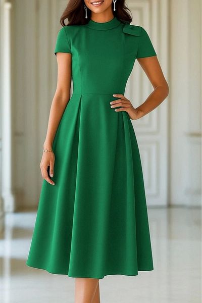 Butik Women's short sleeve half turtleneck pleated janjan crepe midi dress