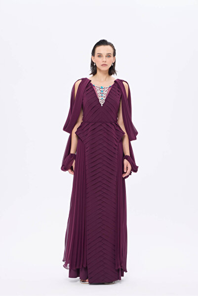 Atelier Pret 𝐄𝐒𝐌𝐄𝐑𝐀𝐋𝐃𝐀 V-yakalı Aksesuarlı Zigzag Pliseli Şifon Koll...