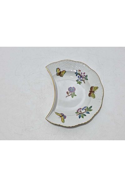 HEREND 530 Queen Victoria Vbo Hand Painting Porcelain Salad Plate