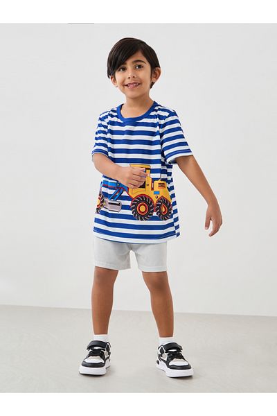 Styli Graphic Print Round Neck T-Shirt and Shorts Set