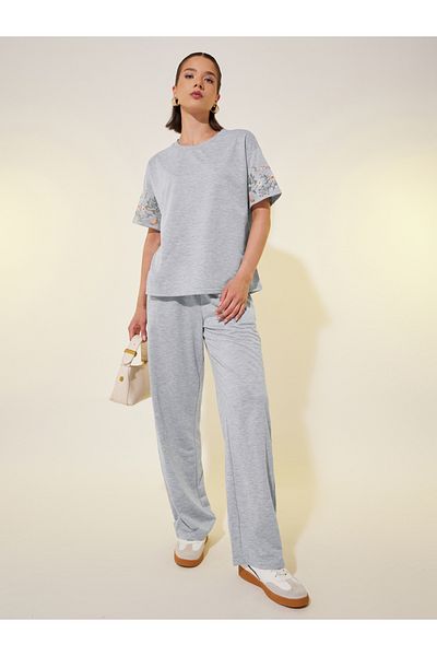 Styli Embroidered Detail Short Sleeve T-Shirt and Pants Co-Ords