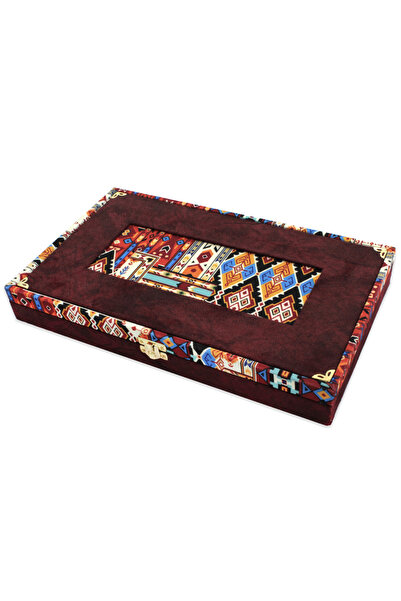 Tesbihane مجموعة من خرزات التسبيح الألمانية القديمة من كاتالين، كل منها من أعمال ياسر فطاه، مع نظام متميز في علب