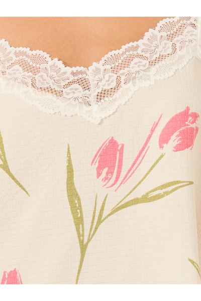 Styli Lace Trim Floral Print Cami and Pyjama with Robe Set