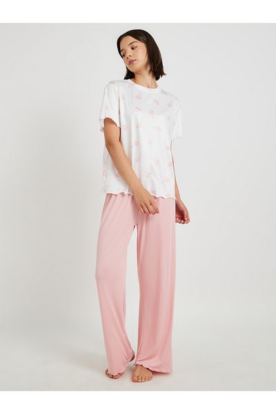 Styli Floral Printed T-Shirt and Solid Pyjama Set