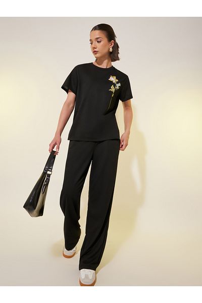 Styli Graphic Printed Short Sleeve T-Shirt and Pants Co-Ords