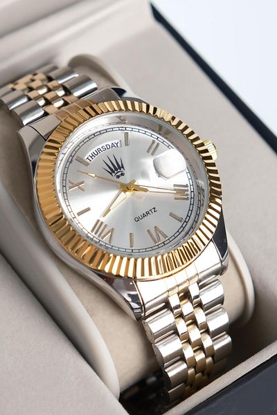 WATCHOFROYAL Lumen Romanum Silver Gold Metallic Wristwatch