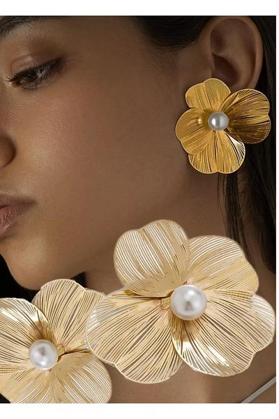 Be Best Women's Design Gold Color Flower Pearl Detailed Earrings Be113