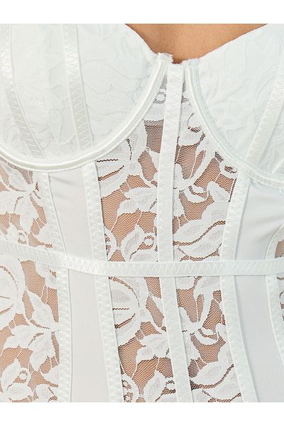 Styli Padded Wired Double Apex Strap Lace Panel Bodysuit