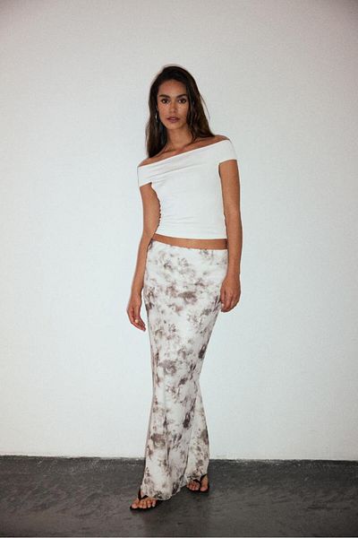 bases. Patterned Tulle Fitted Maxi Skirt