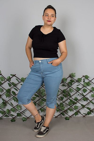 Truva XXL Plus Size Denim Capri – a Must-Have for Comfortable and Stylish Summer Outfits