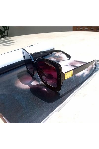Manu Collection Women's Black Uv 400 Filter Sunglasses with Gold Details on the Edges (with Special Case)