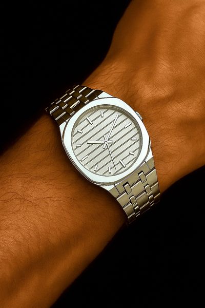 pullmarkt Retro - Analog Wristwatch