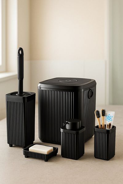 Sas Haus Σετ μπάνιου Lines Series Black, 5 τεμαχίων ακρυλικό τετράγωνο κάδο απορριμμάτων 5 λίτρων, δοσομετρητής σαπουνιού, σετ βούρτσας 34