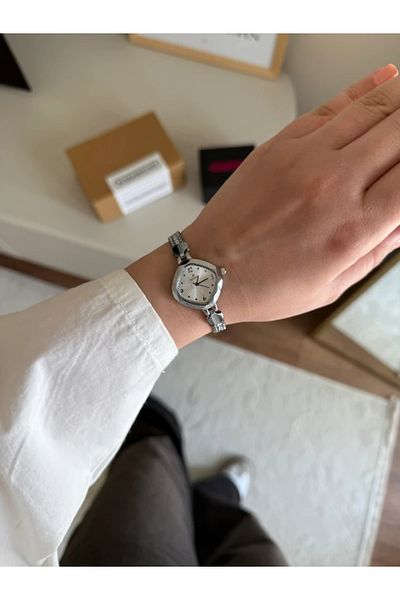 RoseandRoses Feruzea Weave Chain Cord Minimal Women Wrist Watch Silver (White Dial)