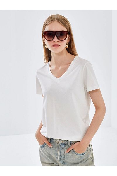 LC Waikiki Lc Waiki Blai̇s V-Neck Plain Short Sleeve Women's T-Shirt