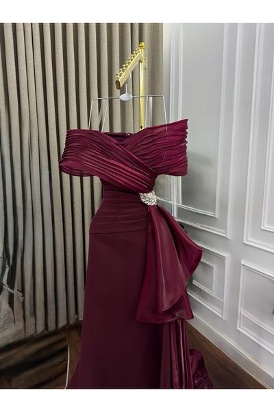 NR FASHION فستان سادة مع ذيل من الجنب