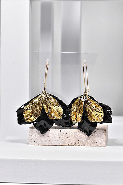 NARRU NARRU earrings, handmade, chandelier, flower, black and gold, Vera 13