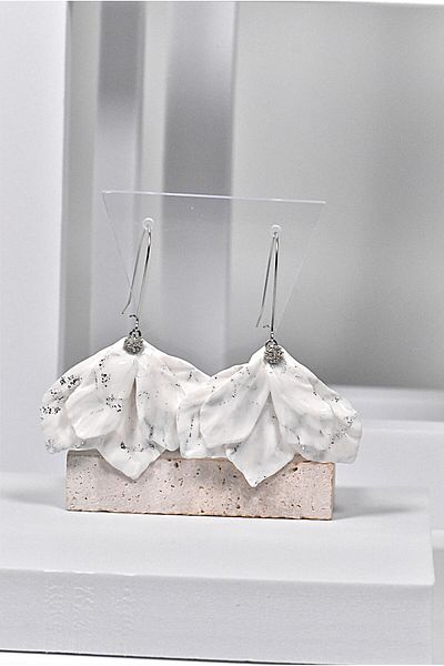 NARRU NARRU earrings, handmade, chandelier, flower, silver and white, Vera 14