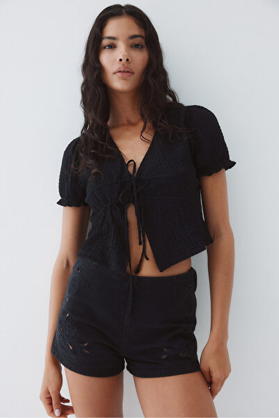 H&M Önü Bağcıklı Krinkle Üst