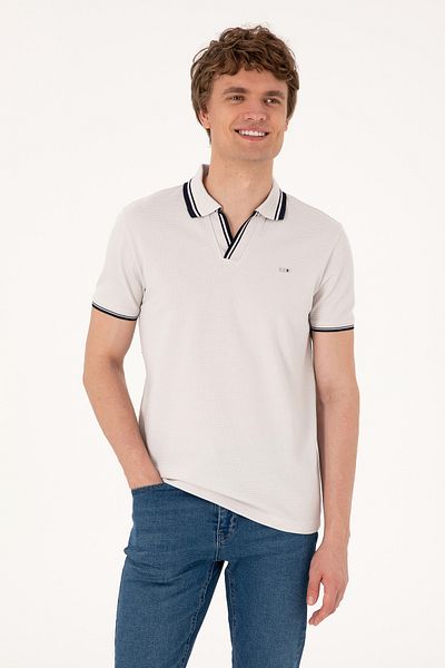 U.S. Polo Assn. تي شيرت رجالي ذو قصة ضيقة وياقة دائرية باللون الرمادي الفاتح 50306872-VR001