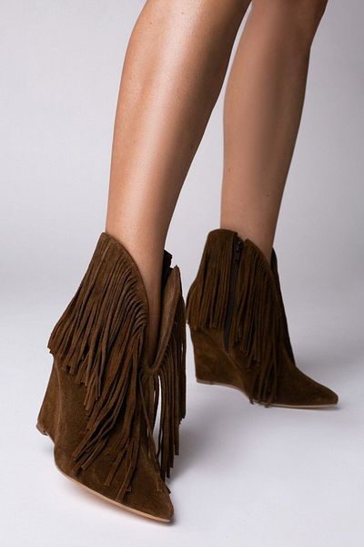 Vanilla Days Nemesis ankle boots in brown suede with fringes